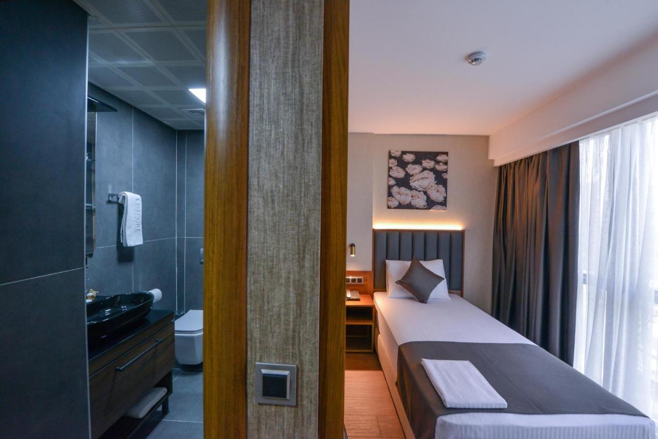 Istport Garden Hotels Arnavutkoy Exterior foto A room at the hotel
