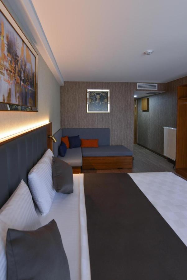 Istport Garden Hotels Arnavutkoy Exterior foto A room at the hotel