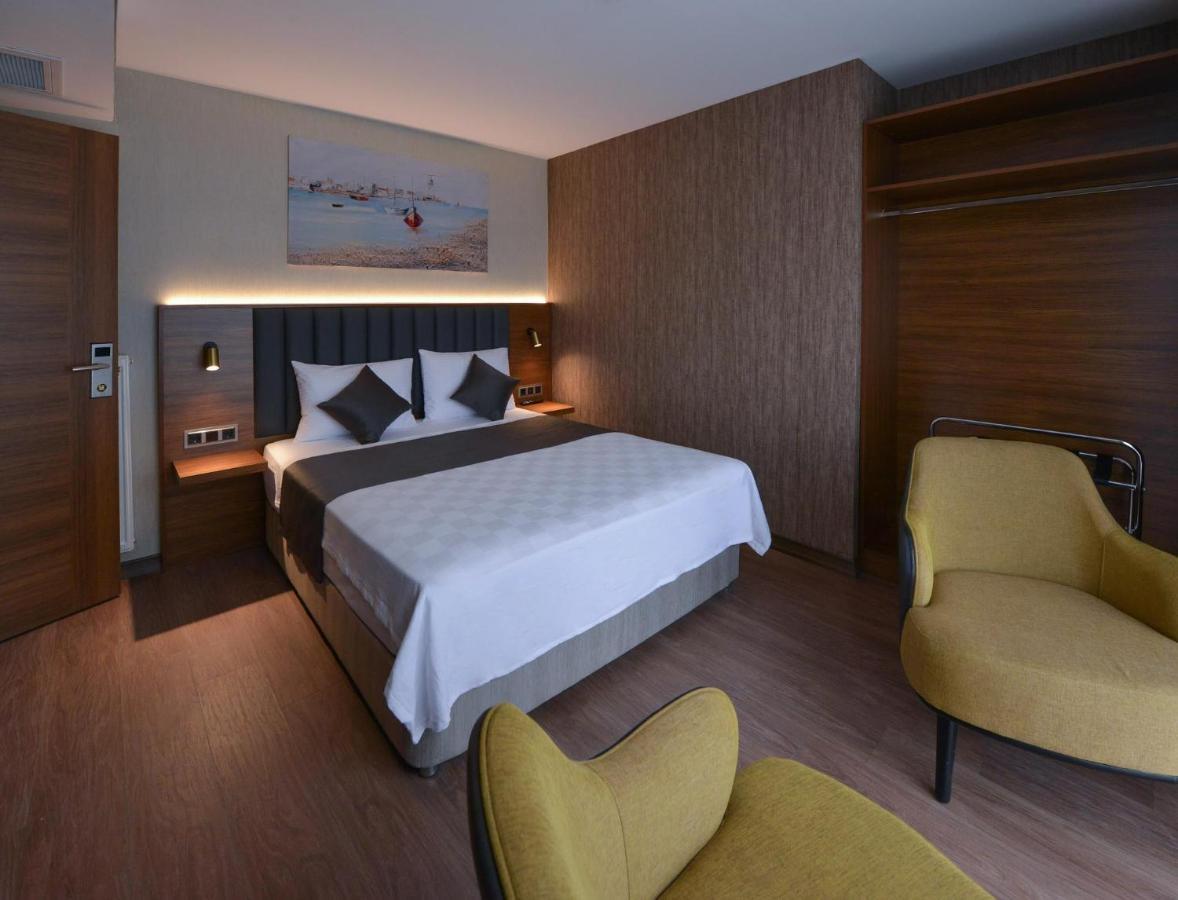 Istport Garden Hotels Arnavutkoy Exterior foto A room at the hotel